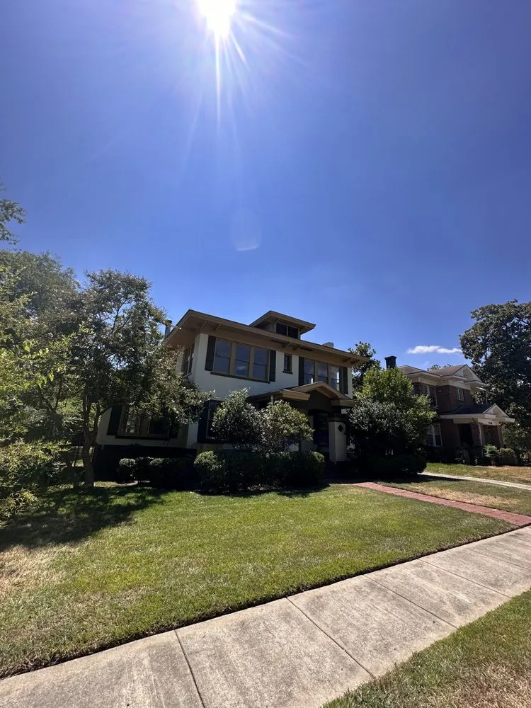 Professional yard maintenance for year-round maintenance in Shreveport, LA by Greer’s Green Thumb Lawn Care