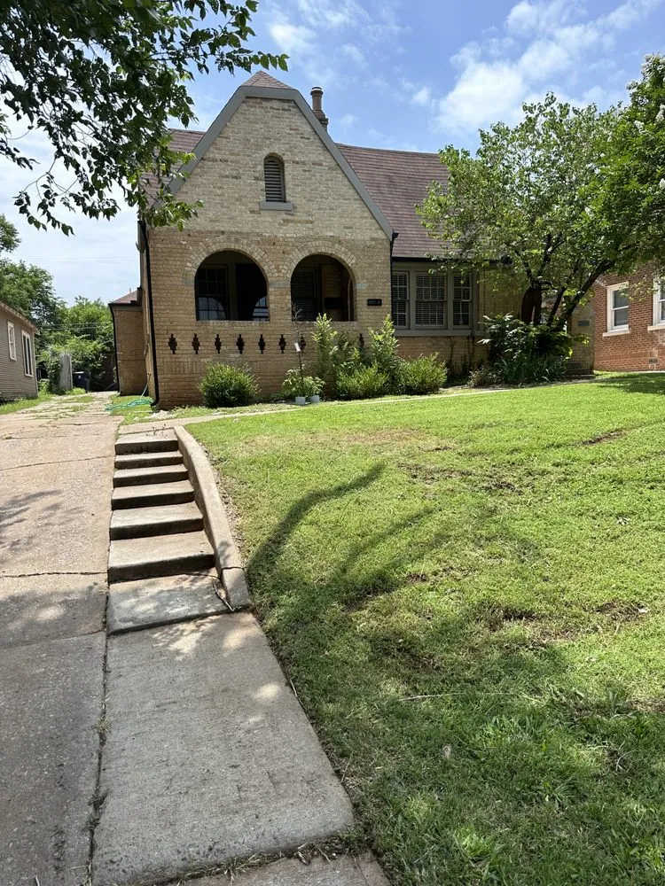 Affordable yard maintenance experts serving Yukon, OK - Greg & Sons Lawn & Landscape