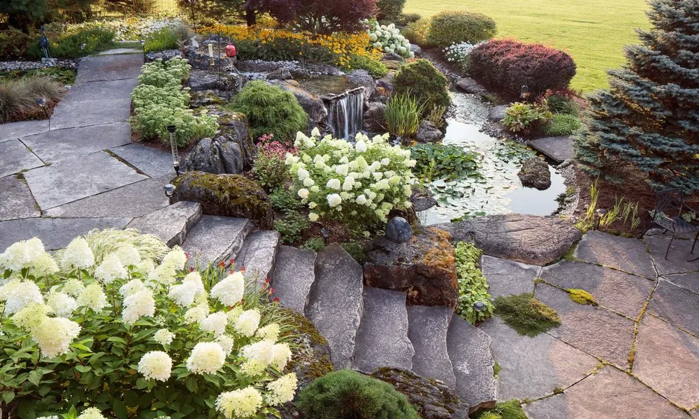 Professional outdoor landscaping experts serving Livonia, MI - Greg Davis Landscape Service