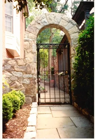 Expert garden landscaping experts serving Henrico, VA - Gregg's Gardens