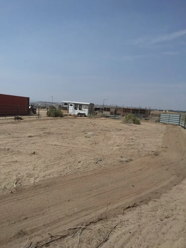 Trusted garden landscaping in Hesperia, CA - Greggs Grading And Yard Services