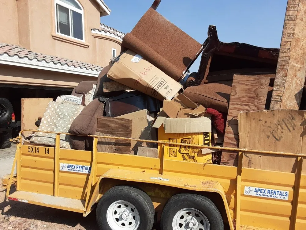 Local yard cleanup service for residential properties across Hesperia, CA - Greggs Grading And Yard Services