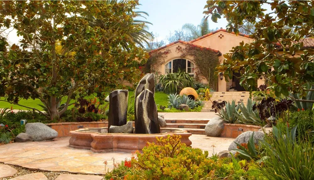 Custom lawn mowing service experts serving Culver City, CA - Gregory Davis & Associates