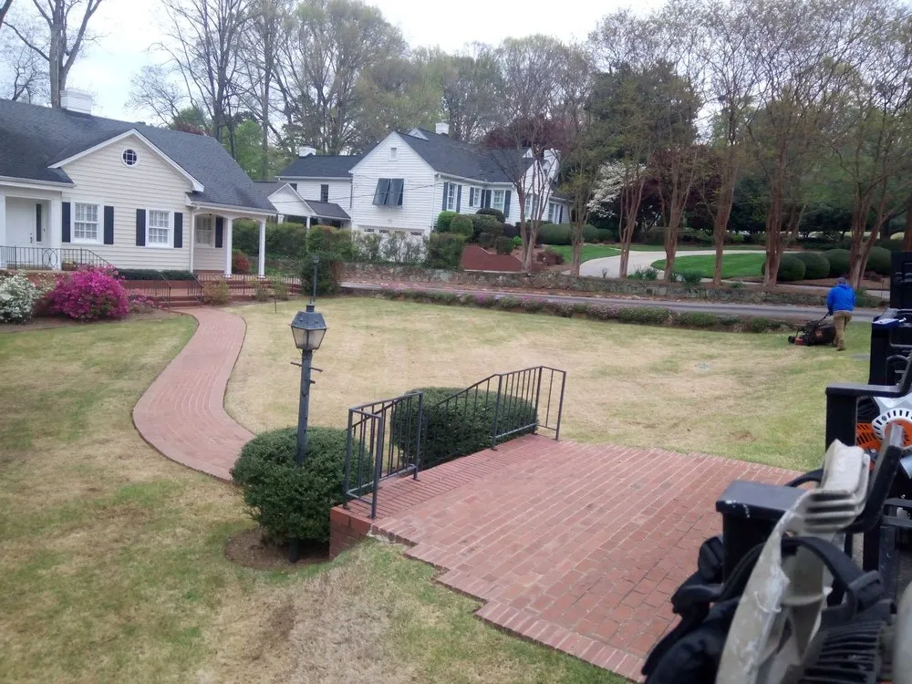 Custom lawn care service with custom design in Simpsonville, SC by Gregory's Affordable lawn Care and More