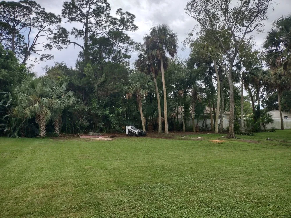Custom lawn mowing service experts serving Cocoa, FL - Gregory's Lawn Service