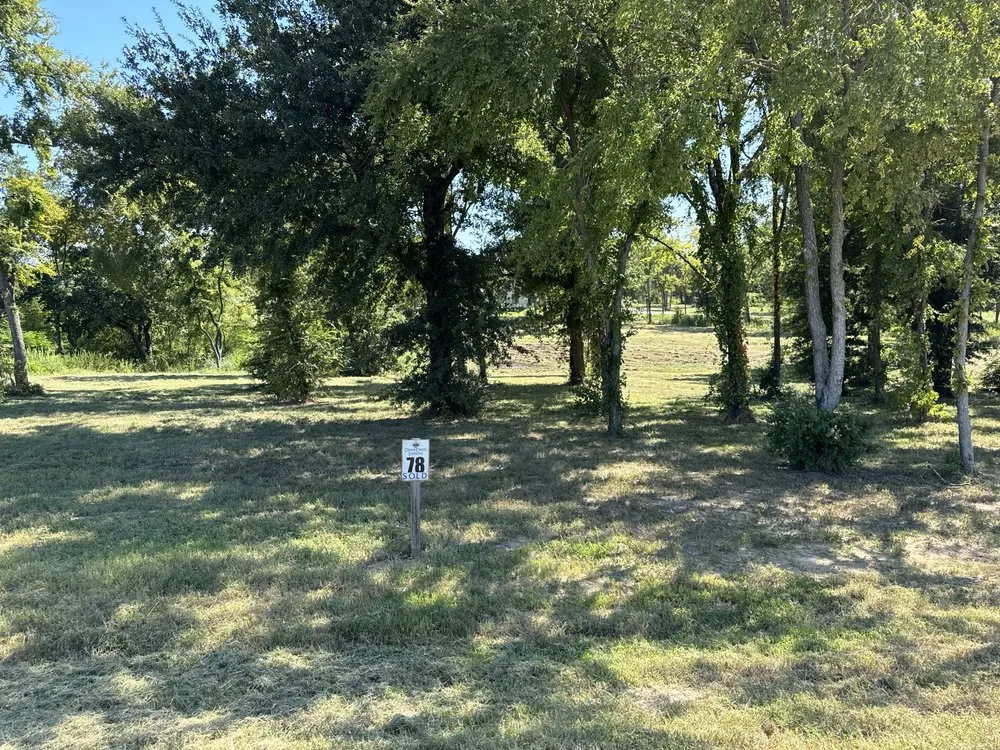 Local garden landscaping experts serving Kemp, TX - Greg’s Custom Mowing