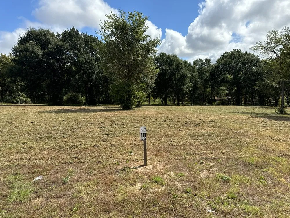 Local garden landscaping with custom design across Kemp, TX - Greg’s Custom Mowing