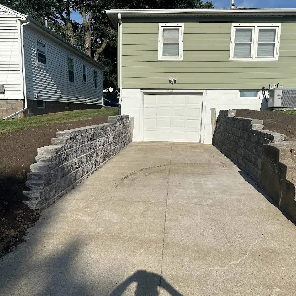 Top-rated lawn mowing service in East Moline, IL by Greg's Landscaping And Much More