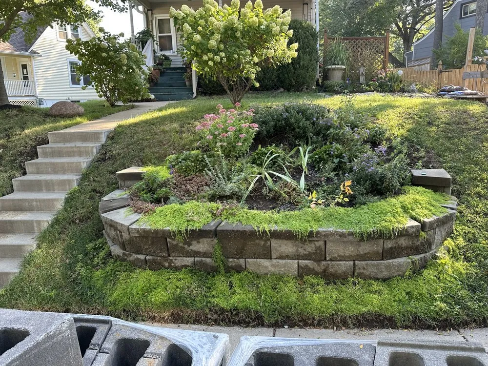 Trusted yard maintenance in East Moline, IL - Greg's Landscaping And Much More