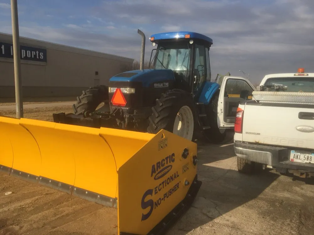 Top-rated yard cleanup service in Cedar Rapids, IA by Greg's Lawn & Landscaping