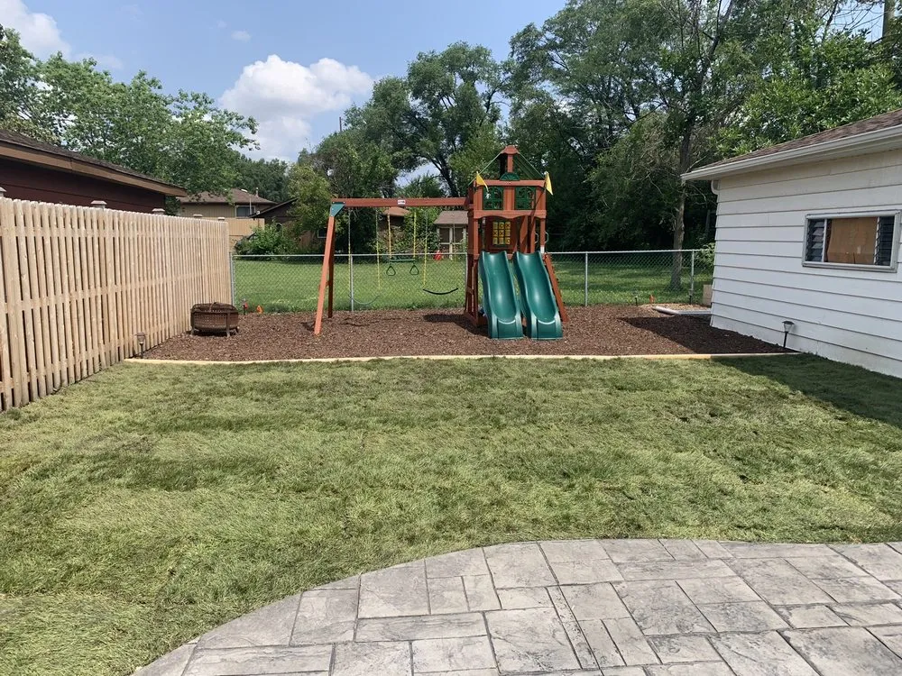 Expert yard cleanup service experts serving Chicago, IL - Greg’s Lawn Maintenance