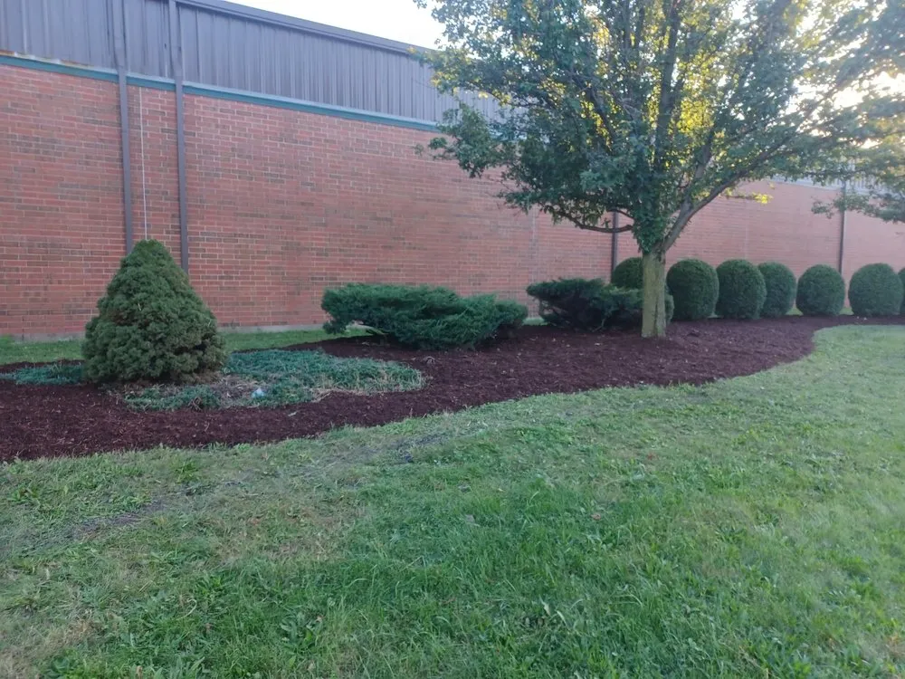 Trusted lawn mowing service in Yorkville, IL - Grenlend Lawn Service