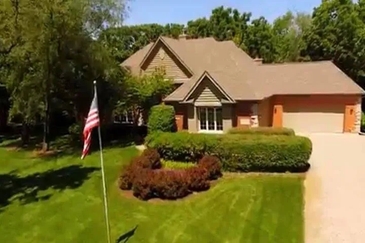 Professional outdoor landscaping in Yorkville, IL - Grenlend Lawn Service