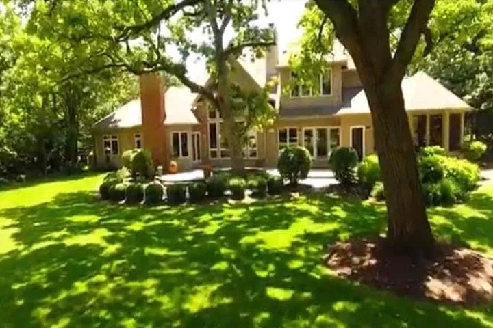 Local outdoor landscaping in Yorkville, IL by Grenlend Lawn Service