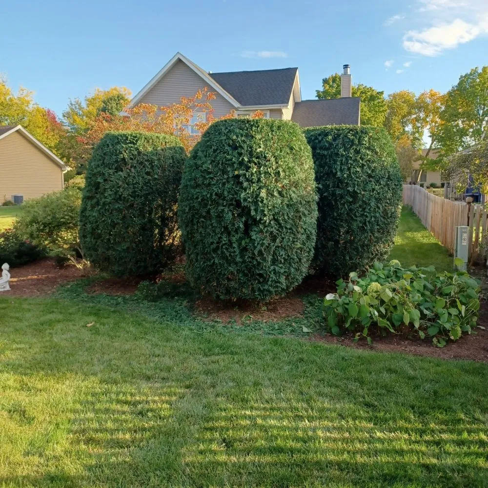 Affordable residential landscaping experts serving Yorkville, IL - Grenlend Lawn Service