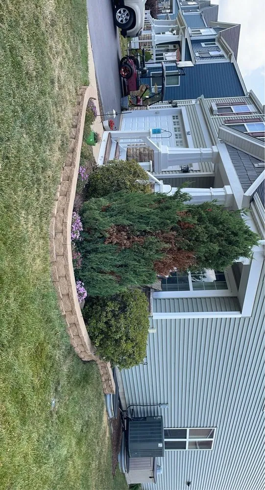 Local lawn care service experts serving Mundelein, IL - GRF Landscaping