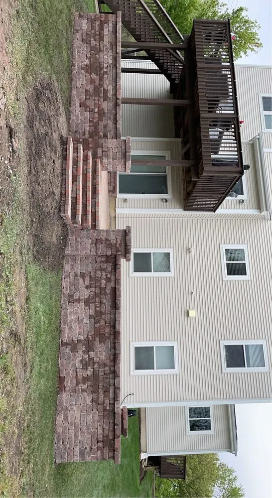 Top-rated yard maintenance for homes in Mundelein, IL by GRF Landscaping