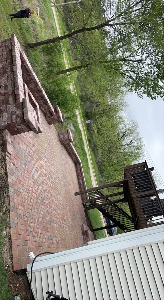 Reliable yard cleanup service for homes across Mundelein, IL - GRF Landscaping