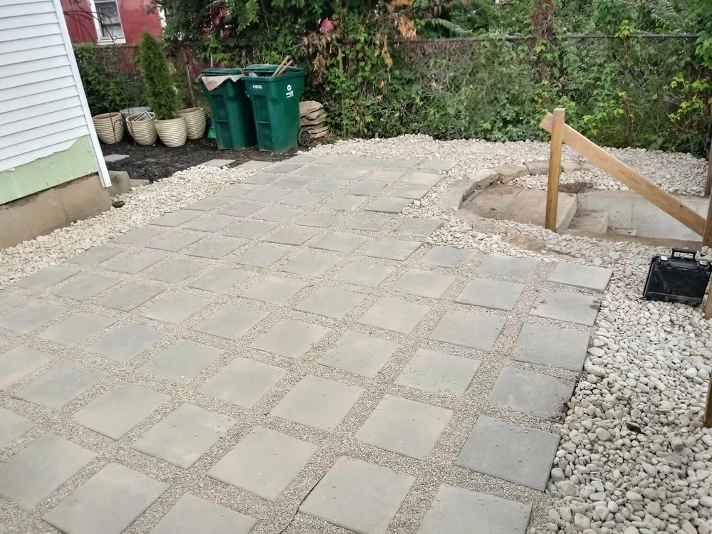 Professional garden landscaping in Covington, KY by Gribble Landscaping