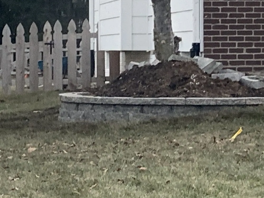 Local lawn mowing service experts serving Des Moines, IA - Griff Lawn and Landscape