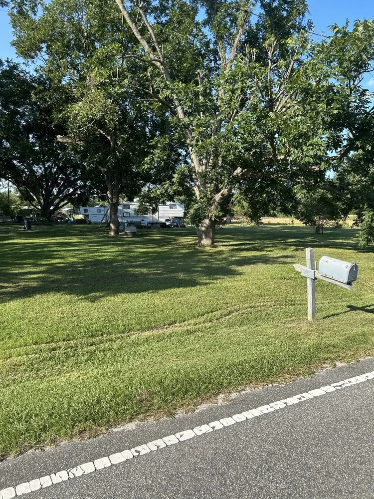 Local lawn care service experts serving Chadbourn, NC - Griffin’s Landscaping