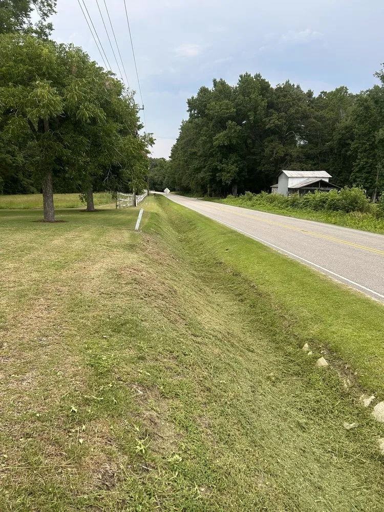 Reliable yard cleanup service experts serving Chadbourn, NC - Griffin’s Landscaping