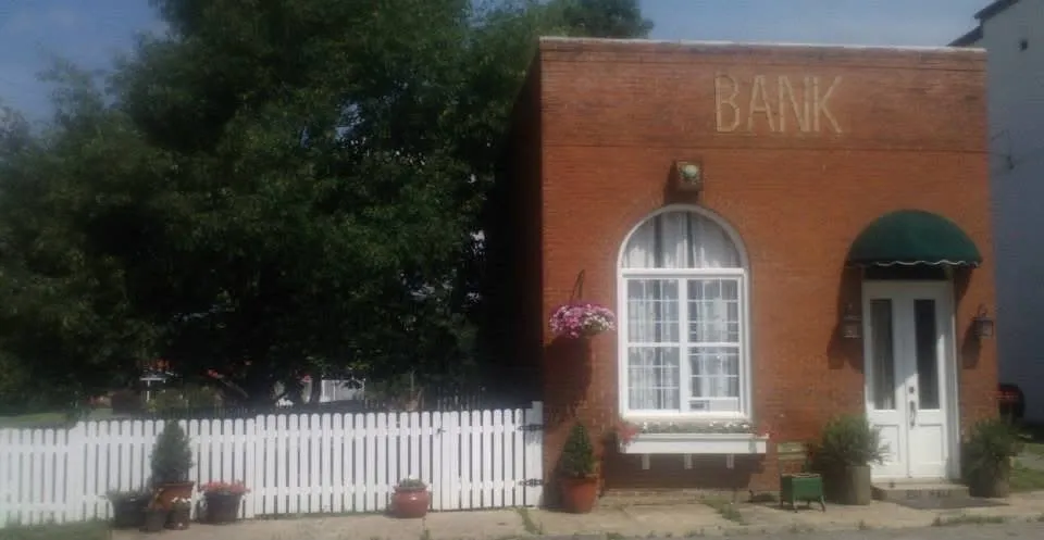 Affordable residential landscaping with custom design in Vonore, TN by Griffitts Property Solutions