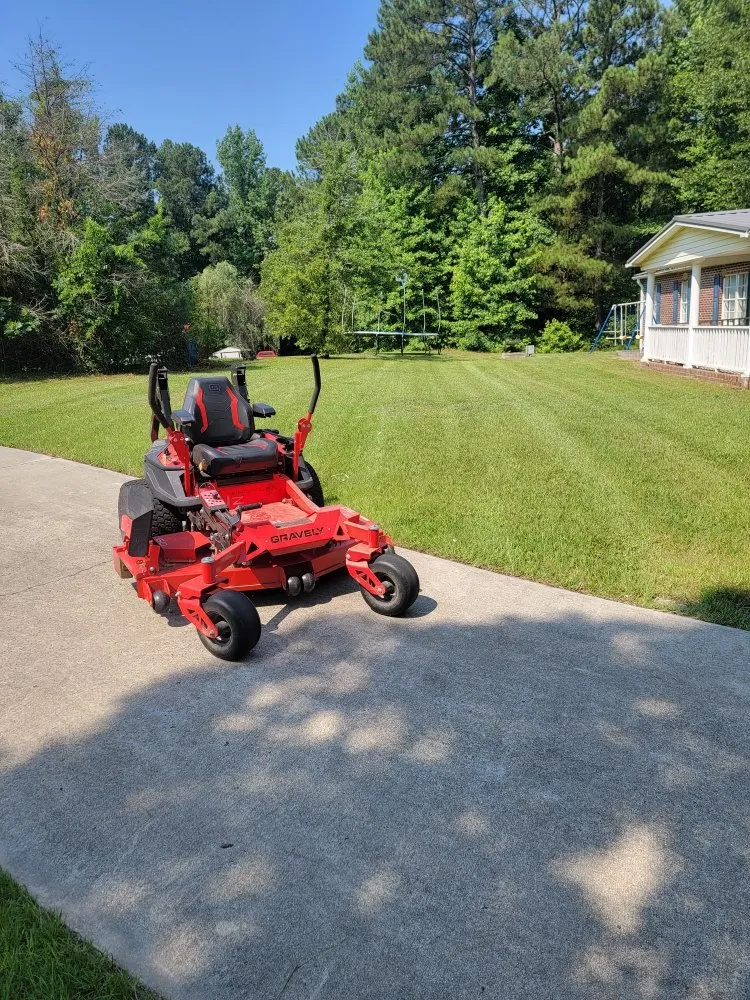 Expert yard cleanup service for beautiful yards across Sanford, NC - Griff's Landscaping