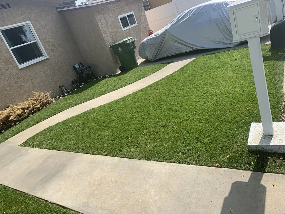 Custom yard maintenance in Los Angeles, CA by Grijalva’s Lawn Care