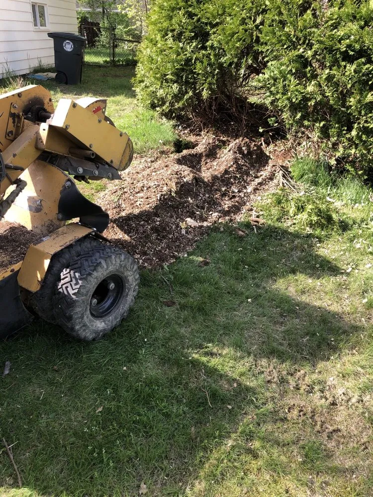 Affordable garden landscaping near you in Fairlawn, OH by Grind & Go