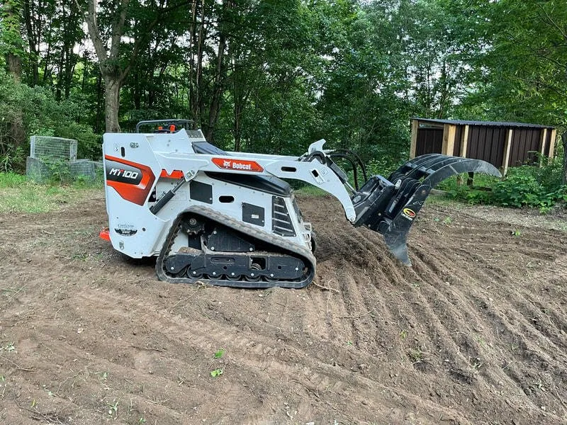 Trusted residential landscaping experts serving Battle Creek, MI - Grind Time Stump Removal
