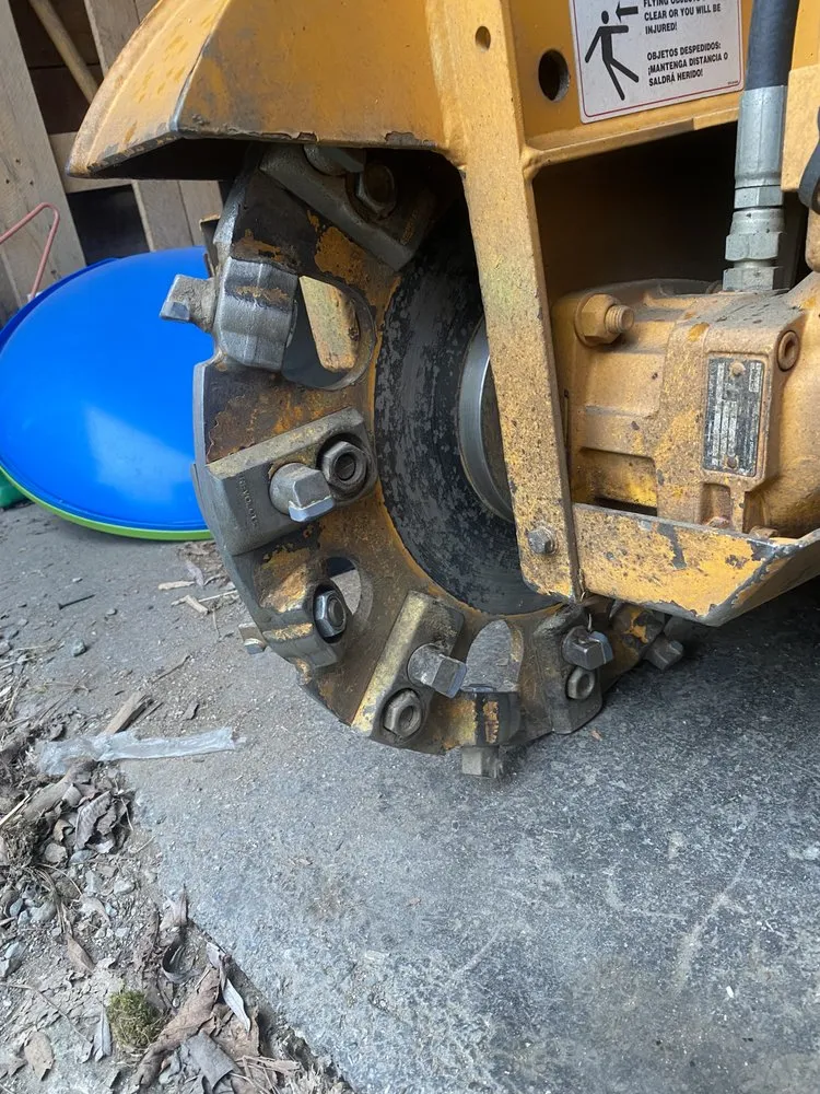 Custom lawn mowing service in Fairfax, VT - Grinding Gears