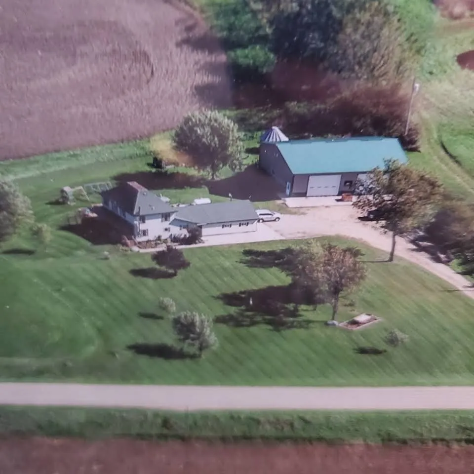Custom yard cleanup service experts serving Juda, WI - Grinnell Outdoor Services