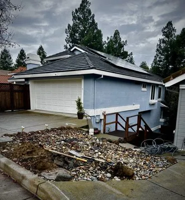 Gritty EarthWorks Logo