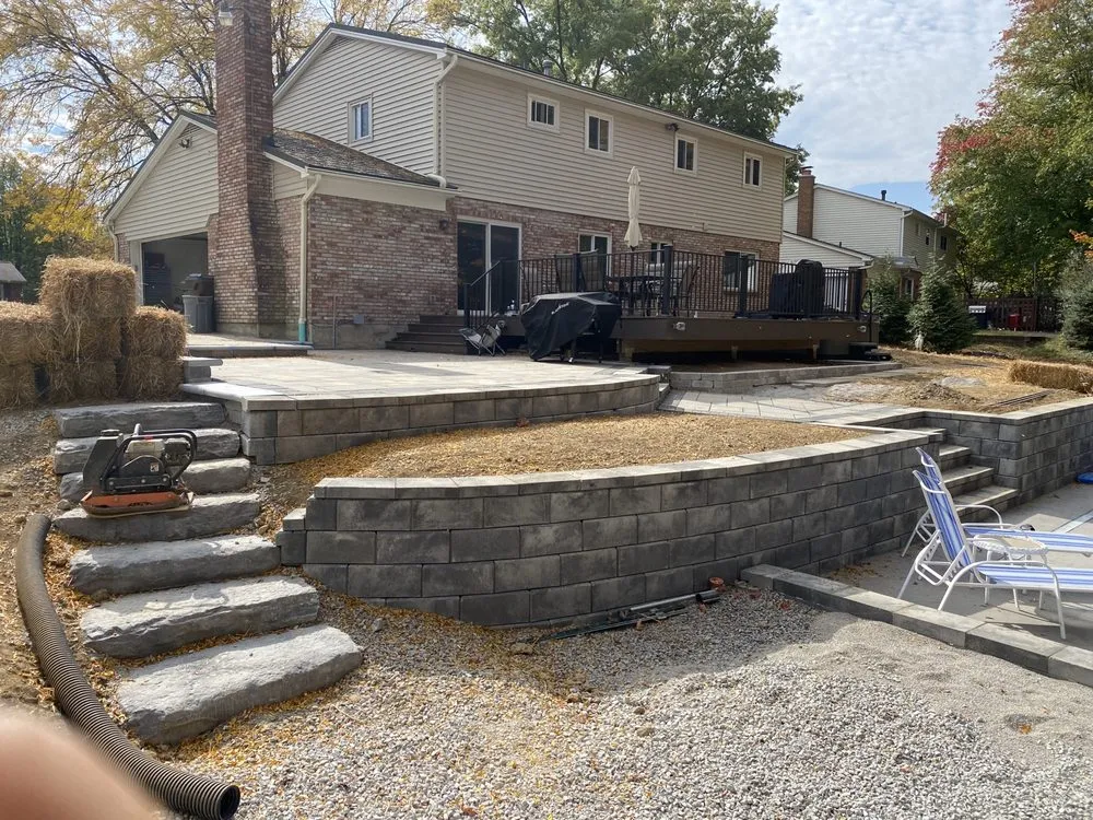 Custom yard cleanup service in Cincinnati, OH by Grizscapes