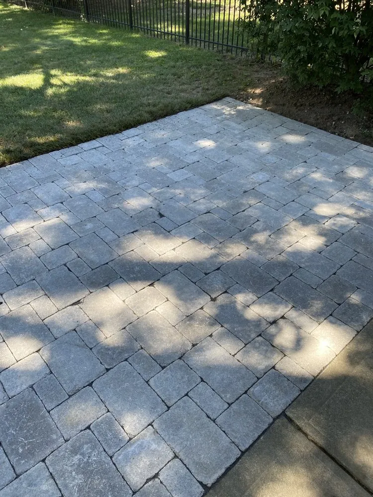 Professional landscaping services for beautiful yards in Cincinnati, OH by Grizscapes