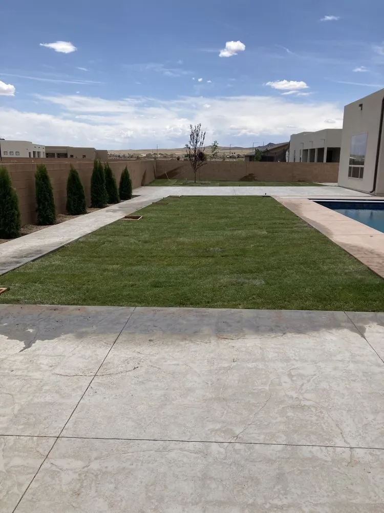 Professional outdoor landscaping with custom design in Albuquerque, NM by Grizzly Homes