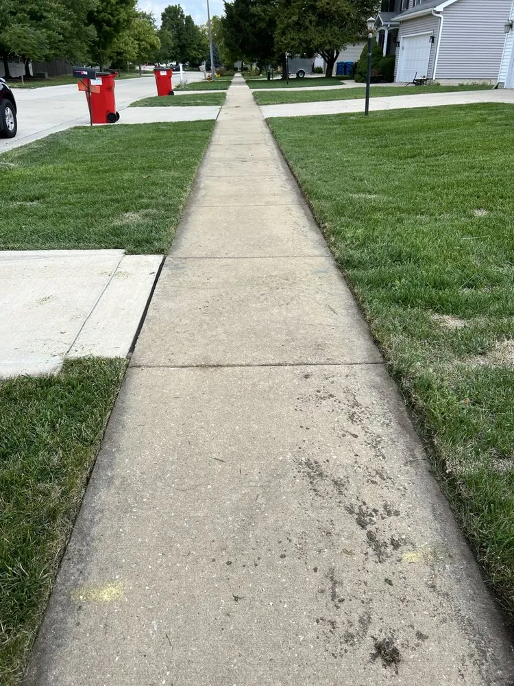 Reliable lawn mowing service for residential properties across Mahomet, IL - Grizzly Lawn Care