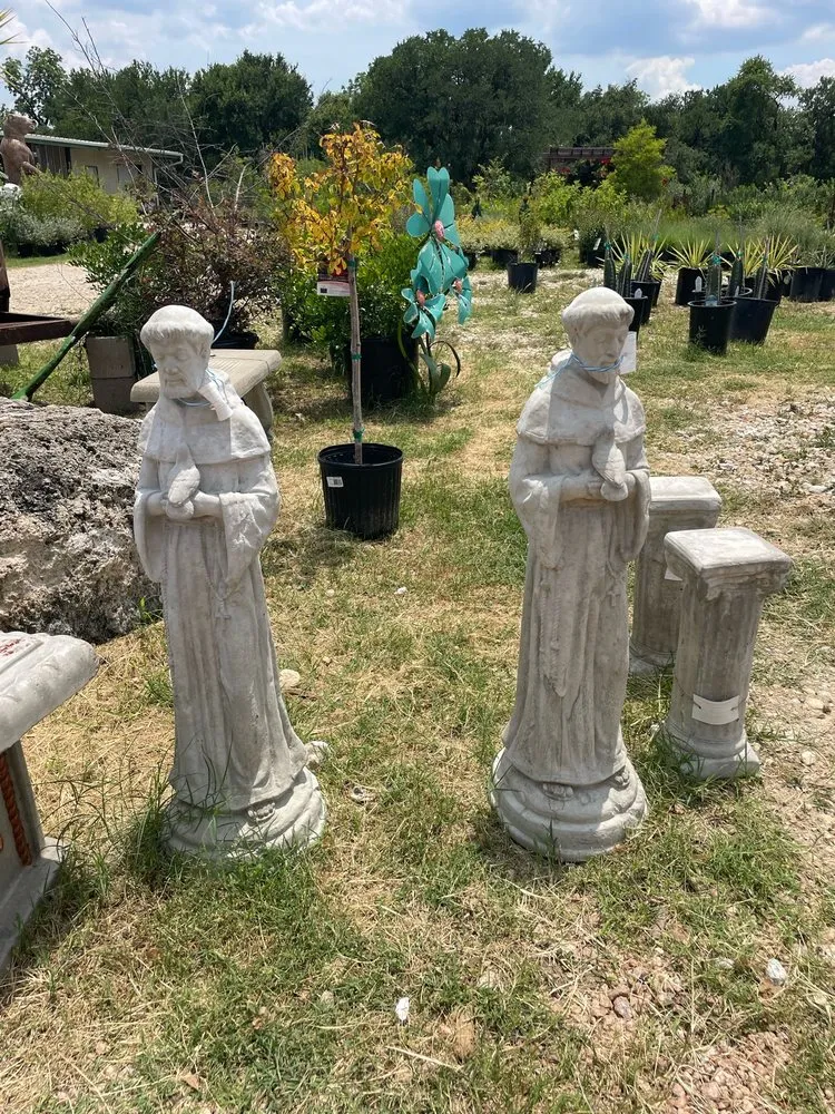 Affordable garden landscaping experts serving Nolanville, TX - Grizzly's Hidden Falls Nursery & Landscaping