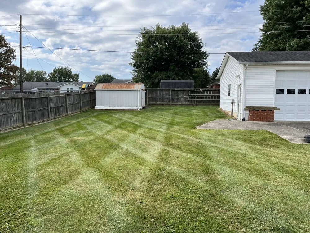 Local lawn care service experts serving New Albany, IN - GRN-Garden Lawn Care
