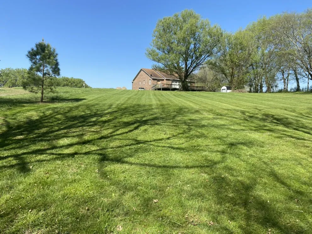Custom lawn mowing service experts serving Kelso, TN - Groce Lawn Care