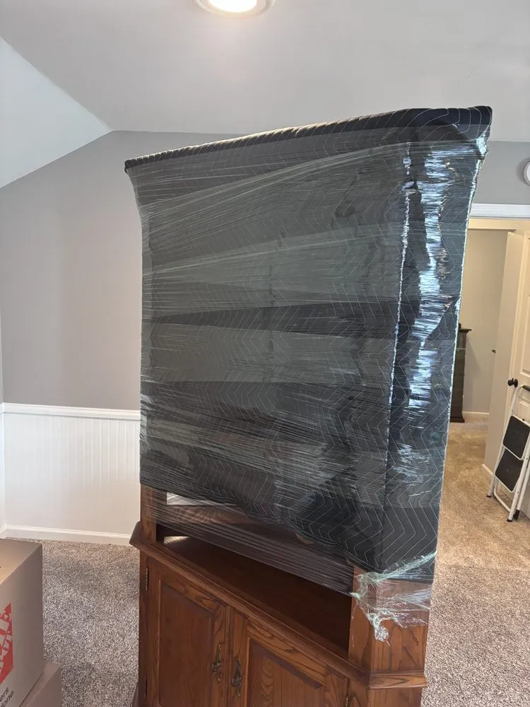 Custom lawn care service experts serving Batavia, NY - Groovy Movers