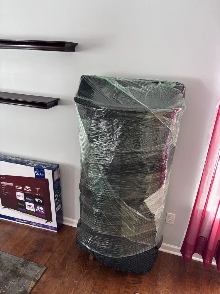 Local yard cleanup service in Batavia, NY - Groovy Movers