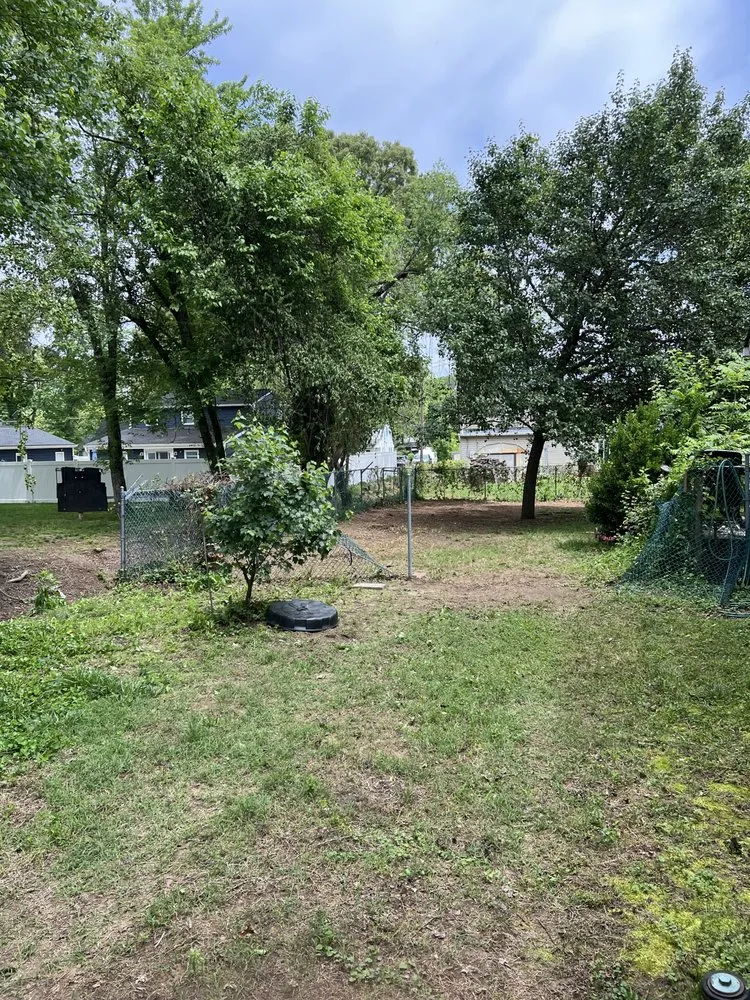 Top-rated yard maintenance for residential properties in Prince Frederick, MD by Grotto Landscaping