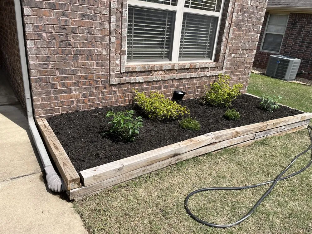 Custom residential landscaping experts serving Bentonville, AR - Ground Control