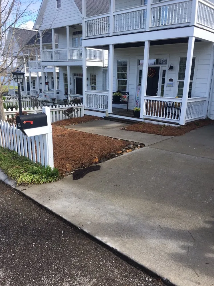 Custom garden landscaping in Decatur, TN - Ground Effects
