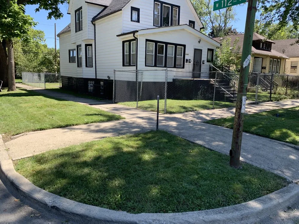 Trusted outdoor landscaping experts serving Chicago, IL - Ground Godz