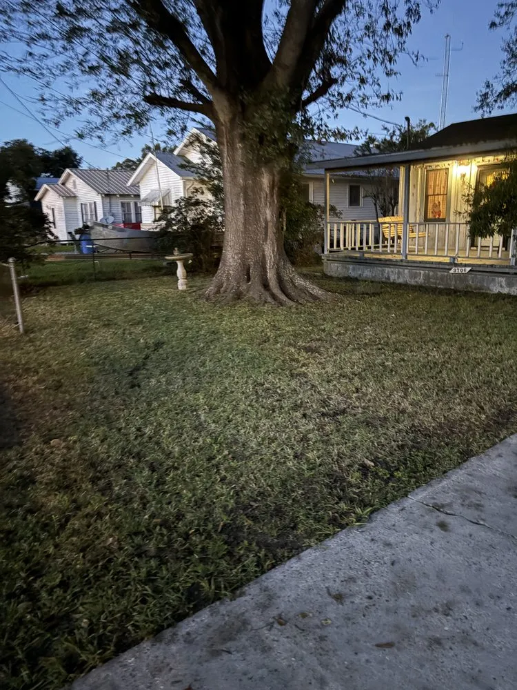 Custom outdoor landscaping in Thibodaux, LA - Ground Level Maintenance