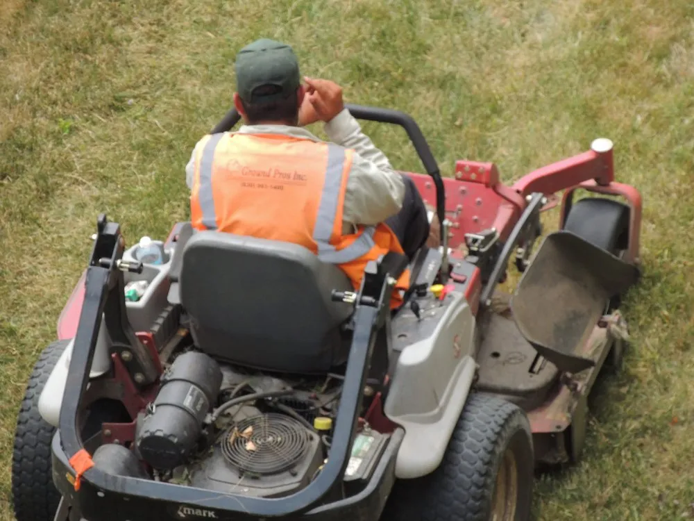 Affordable lawn mowing service experts serving Itasca, IL - Ground Pros