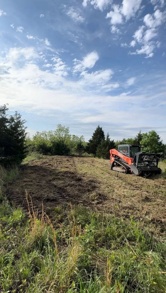 Top-rated residential landscaping experts serving Broken Arrow, OK - Grounded Homes